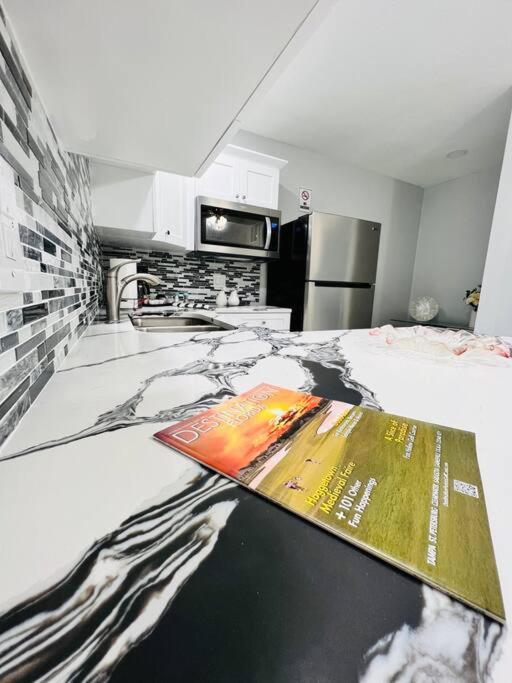 Grey Novo Studio + Free-Parking&Wifi Тампа Экстерьер фото